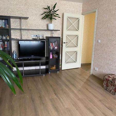 Flat Lägenhet Uzjhorod Exteriör bild